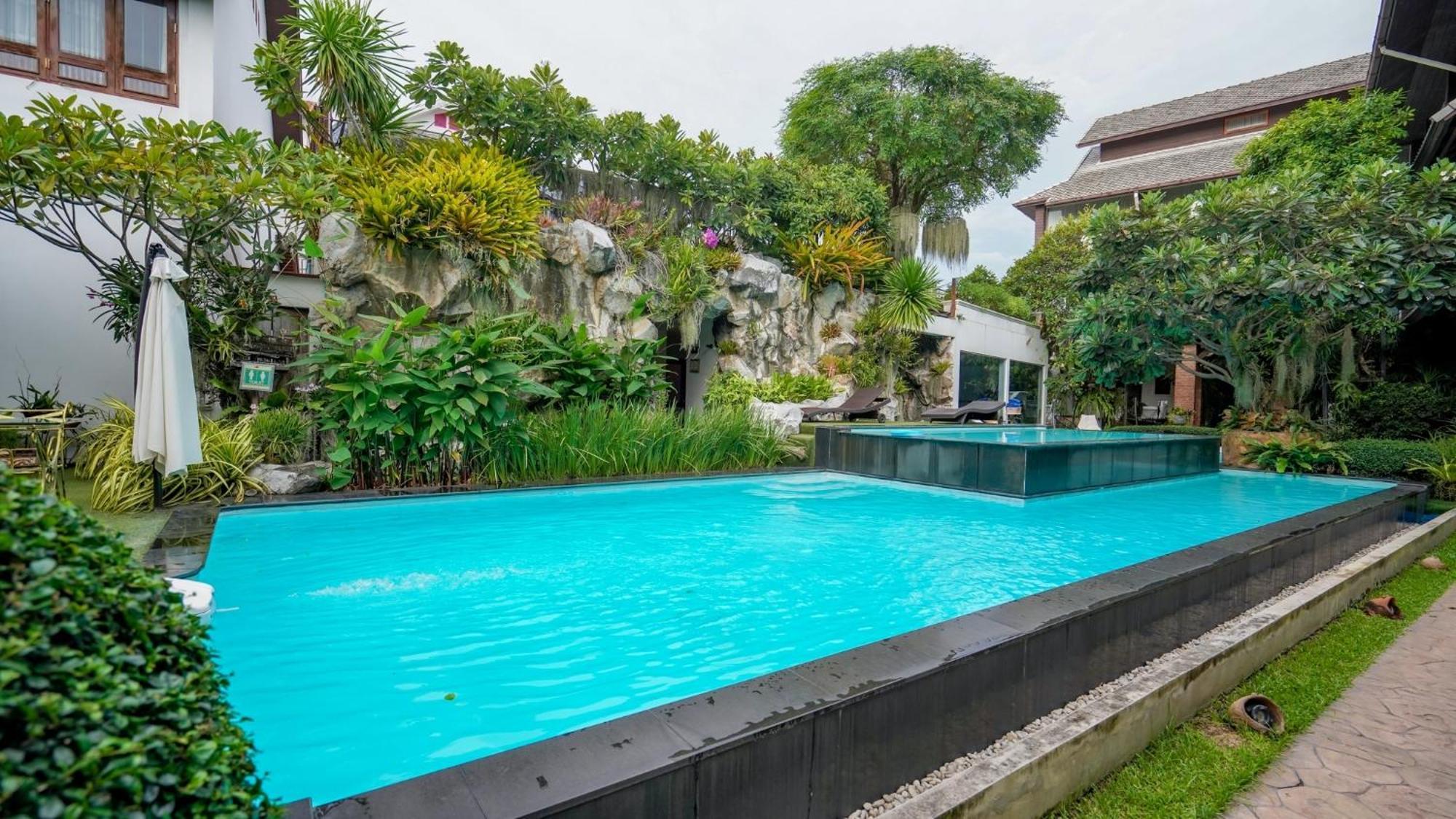 Kodchasri Thani Hotel Chiangmai - SHA Extra Plus Chiang Mai Esterno foto